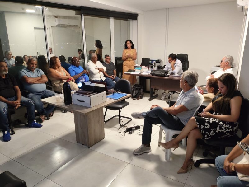 APLB Sindicato se reúne com governo municipal para rever piso do magistério