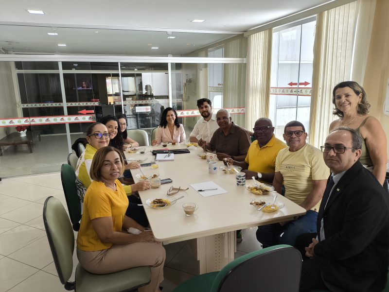 A direção da APLB Sindicato reuniu nesta sexta-feira (15) vários segmentos para discutir assuntos de interesse dos trabalhadores em educação de Juazeiro